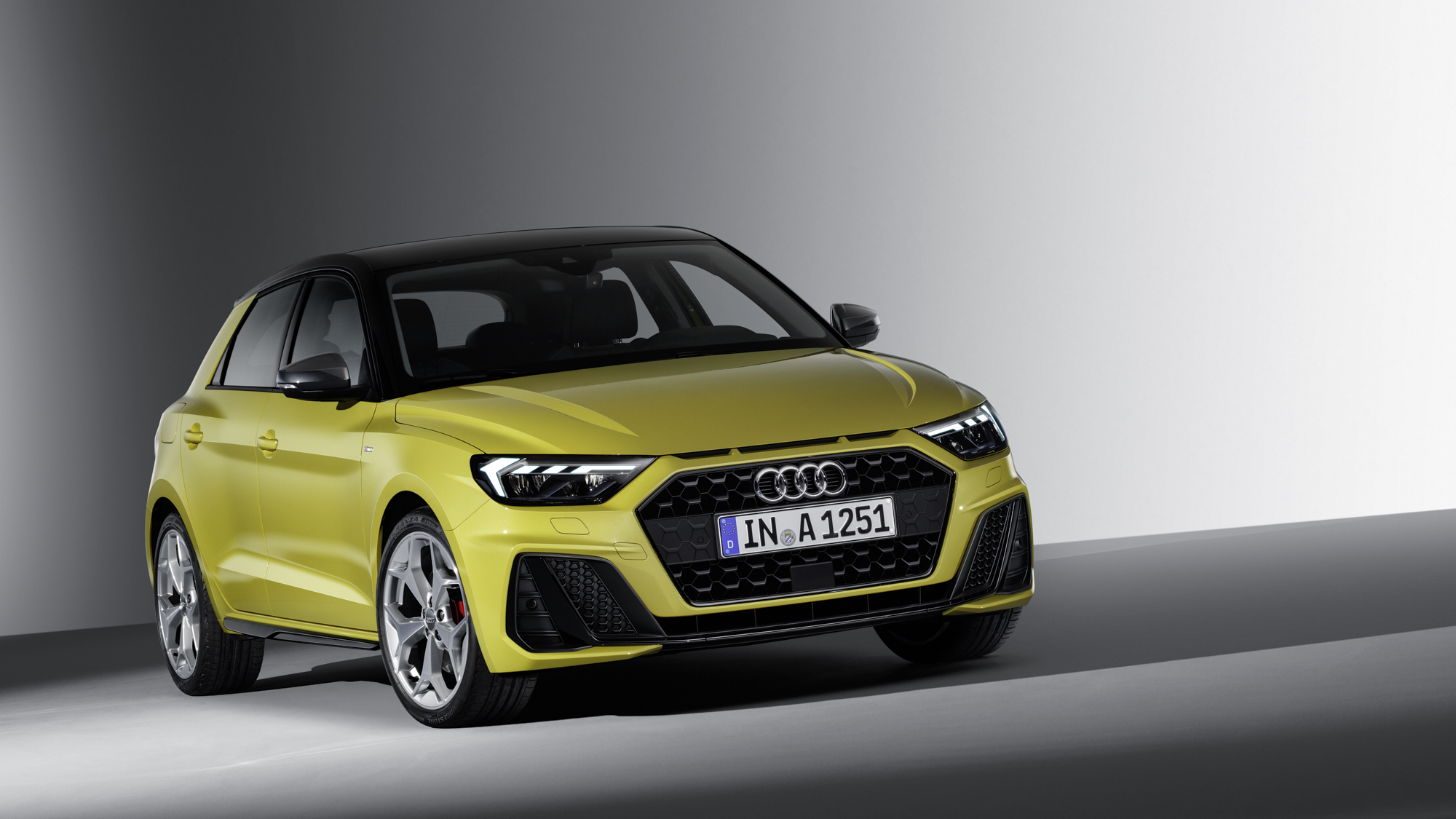 RWink_Audi_A1_EXT_010_B2200