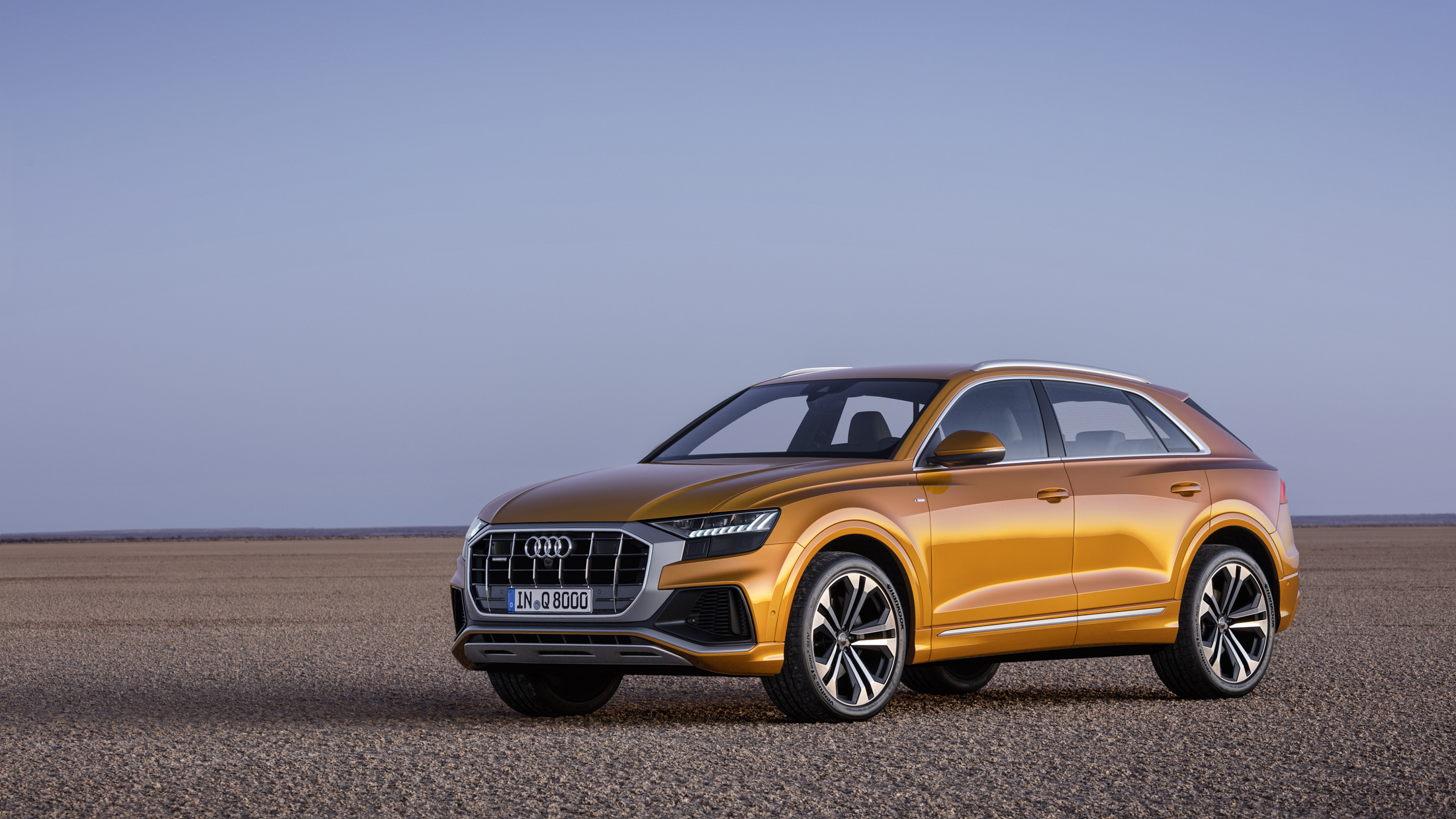 RWink_Audi_Q8_Static_003_B2200