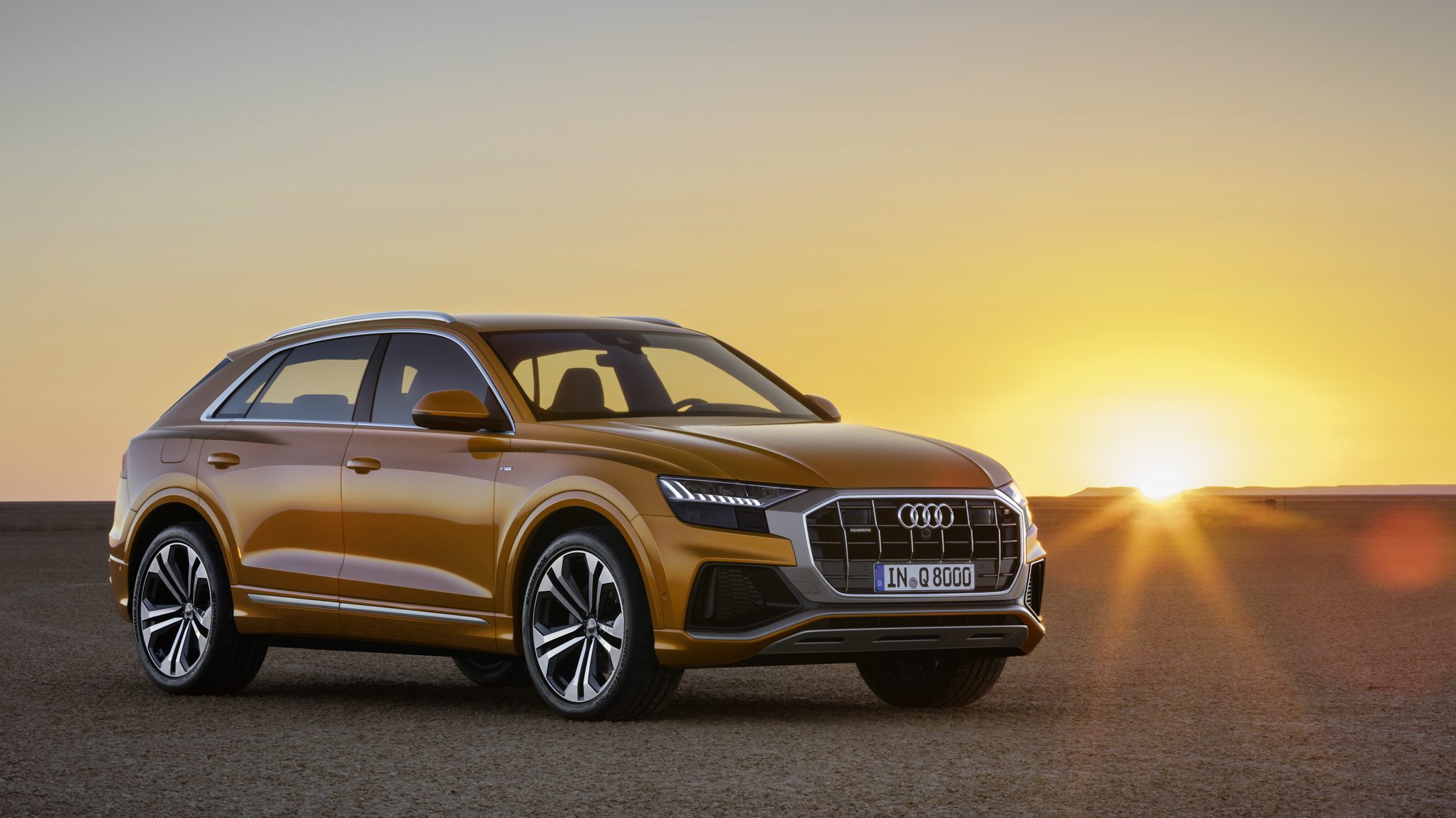 RWink_Audi_Q8_Static_010_B2200